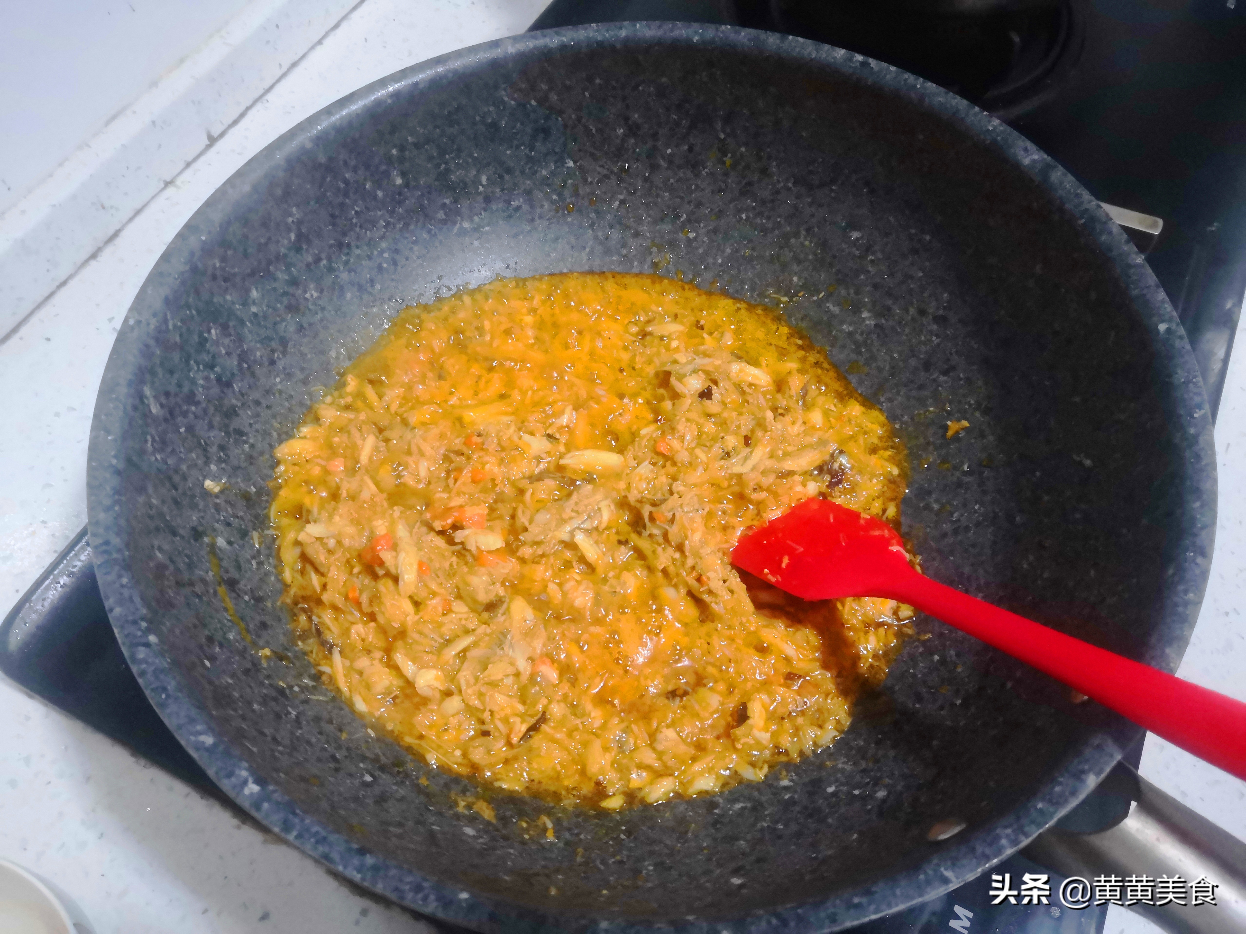 小朋友嫌弃大闸蟹,大闸蟹的蟹肉和蟹黄怎么做最好吃