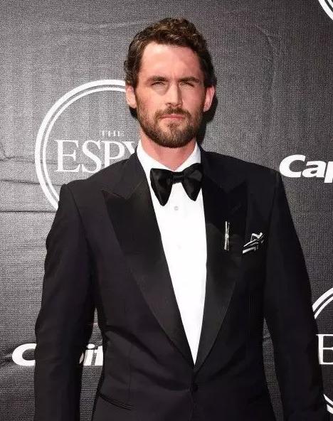 nba球星穿搭照詹姆斯 (nba球星图片霸气詹姆斯)