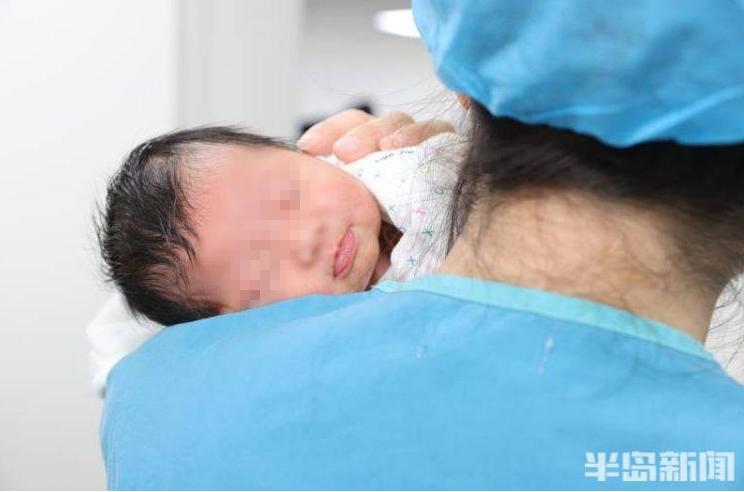 半岛聚焦丨一名弃婴近百家庭求领养！数据画像详解热线背后的妈妈梦