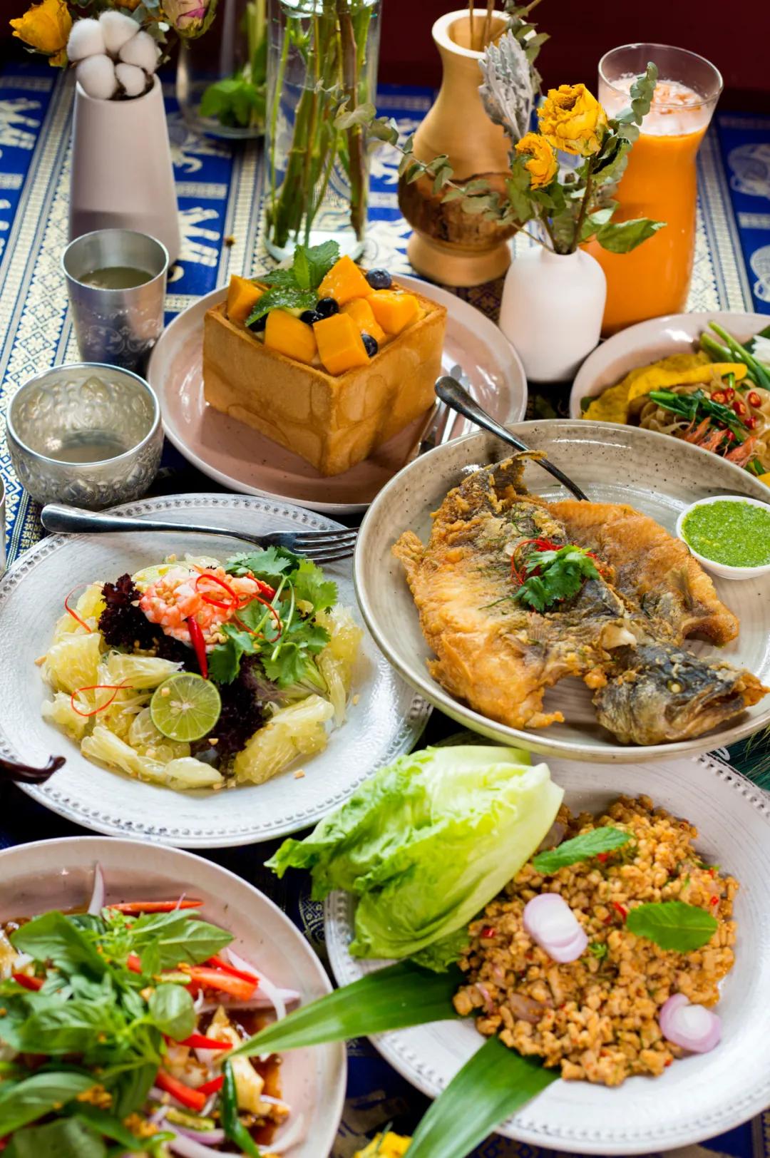 一桌只接待4人的餐厅,每天只接待三桌的火锅