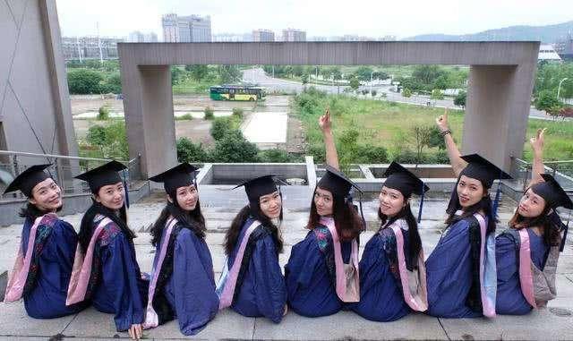 大专毕业证是不是在社会上一点用都没有？这些回答很现实！