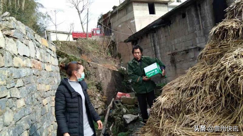 清镇：行走的蓝衣青年助力防疫后勤保障