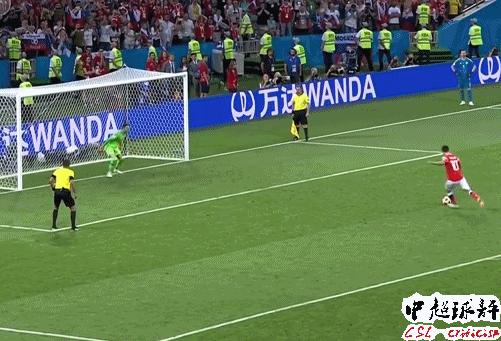 国足怎么才能进球搞笑图,国足搞笑停球场面动图