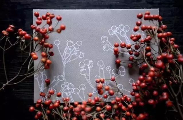 深山老林自建豪华木屋隐居生活,90后小情侣隐居深山建别墅仅花6万