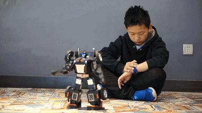 小天才手表可操控机器人,小天才手表密码忘了怎么解锁