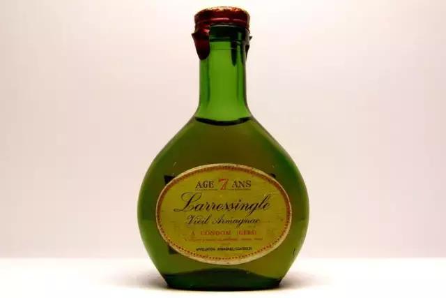 雅文邑法国顶级白兰地之一,法国雅文邑白兰地xo