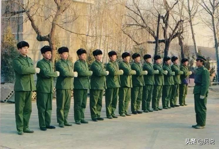 1977年，部队来了不少城市兵，部队子弟棱角毕现