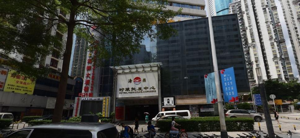 大牌潮服服装批发进货渠道大揭秘,中国高档服装批发基地