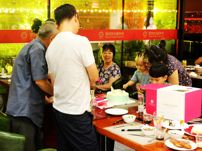 国家奥体中心灯光秀,鸟巢朝阳灯光节