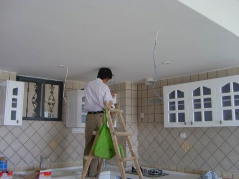 家装水电工入行难不难,做家装水电月收入