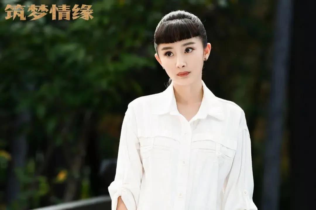 厚刘海遮挡脸型,厚刘海遮住眼睛