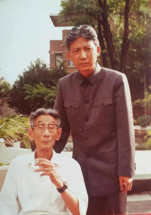 他和郭德纲亲上加亲却对簿公堂，淡出相声十年今华丽转身