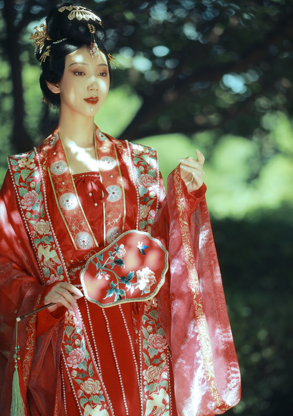 汉服与现代服饰不一样的地方,汉服是现代服装