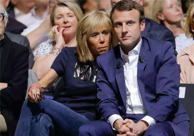 法国总统夫人lv口罩,法国总统马克龙夫人购买lv口罩