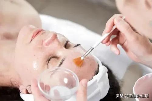 刷酸为什么避开脸颊,刷酸会脸垮吗