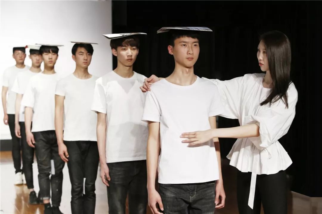 同样是艺术为什么差距那么大,同样是模特为啥气质差距那么大