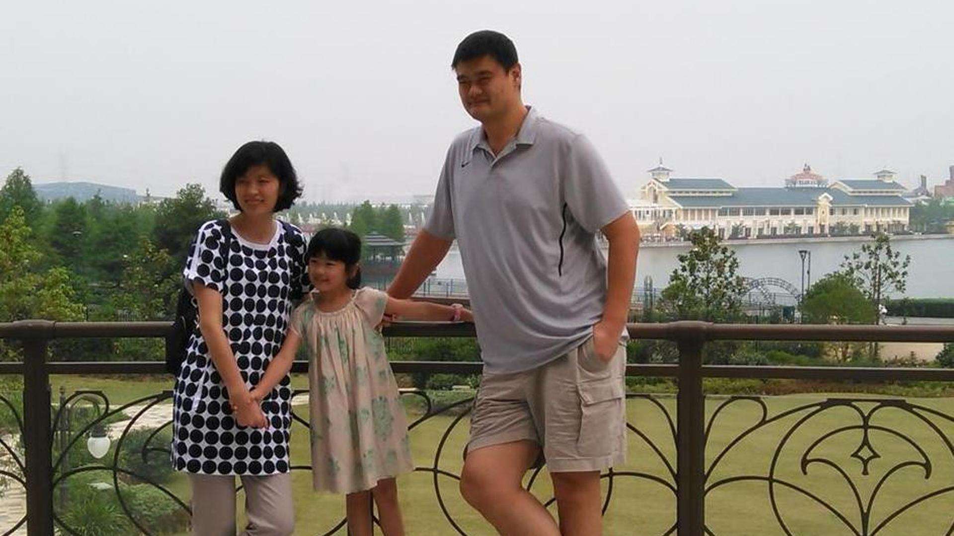 姚明17岁照片,姚明5岁的照片