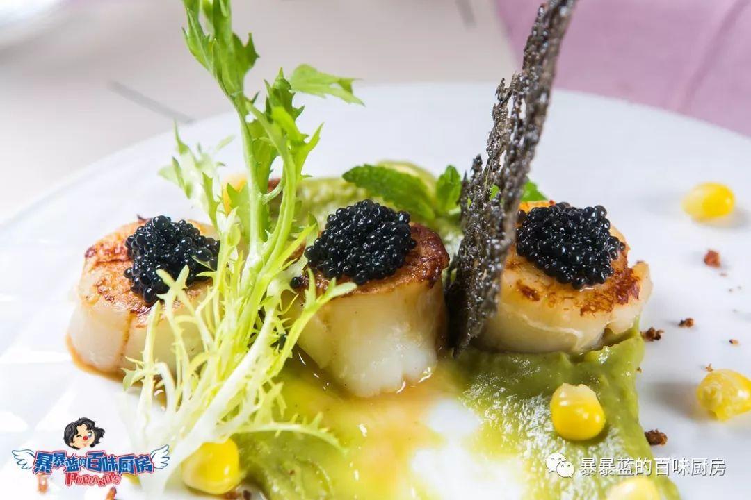 来这家店你真没办法好好吃饭，每道菜都堪比艺术品，好吃到光盘