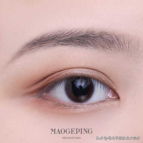 闪闪惹人爱还挺适合化眼妆,闪闪眼妆教程干净高级