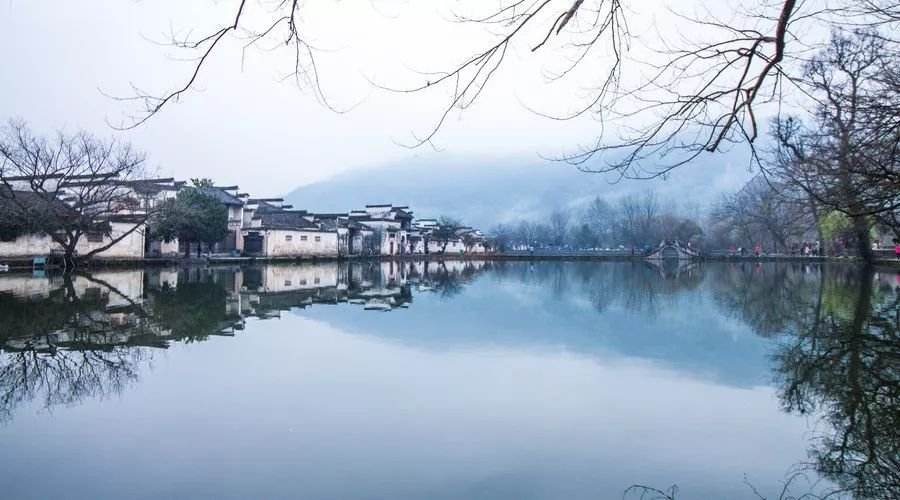 李白哪一首诗超过崔颢,李白的哪首诗超越了崔浩的黄鹤楼