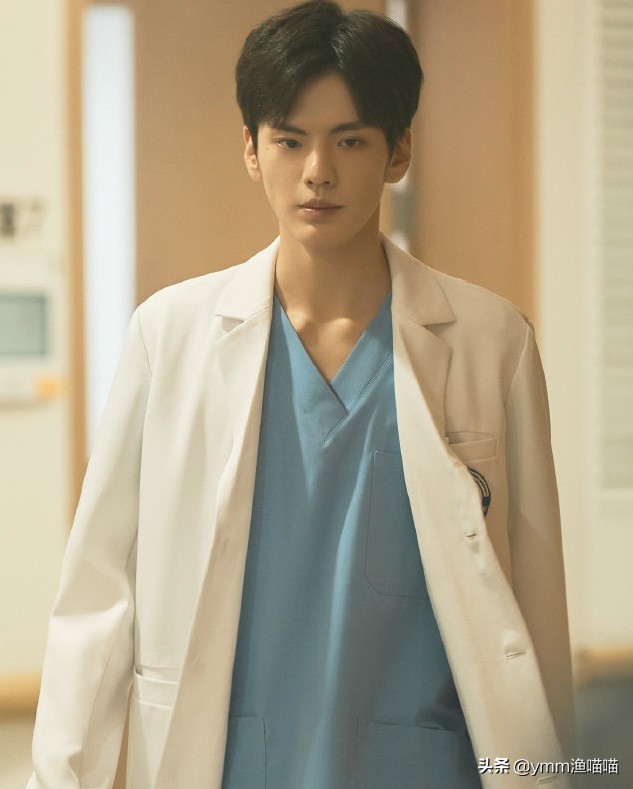 吴宣仪毕雯珺世界微尘里图片,世界微尘里吴宣仪毕雯珺超甜拥吻