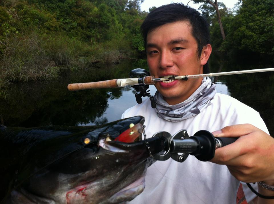 铁血战士打黑武士,铁血战士打特种兵