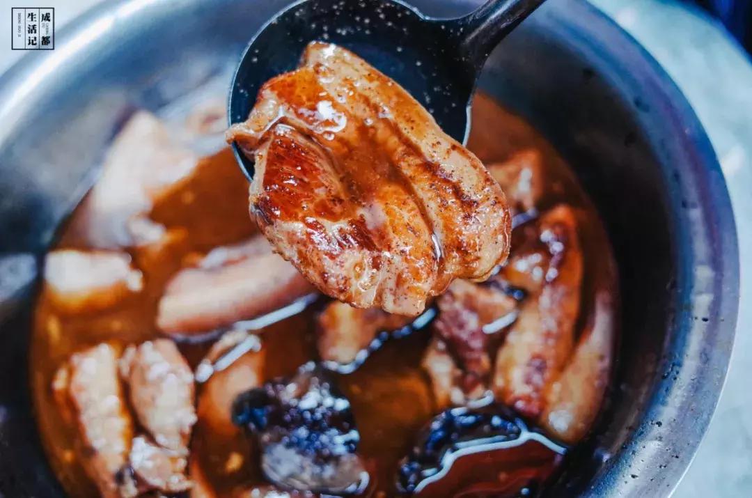 荷花池美食批发市场,荷花池美食街在哪里