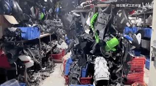 在路边捡到一个螺丝,捡到一个螺丝