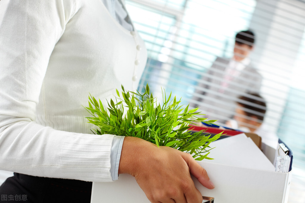 辞职了有没有必要跟领导撕破脸,辞职该不该和领导说两句话