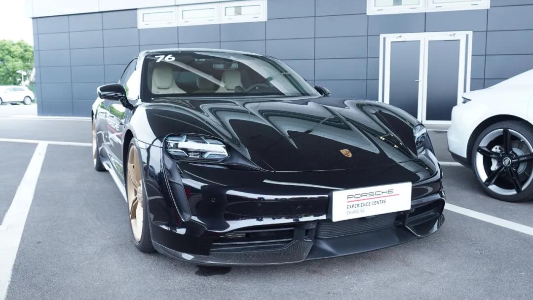 保时捷车友唱歌,保时捷车友