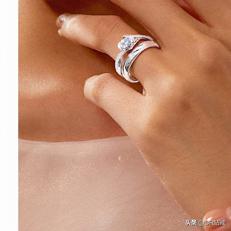 钻戒750戒托发黄怎么办,钻戒可以更换戒托