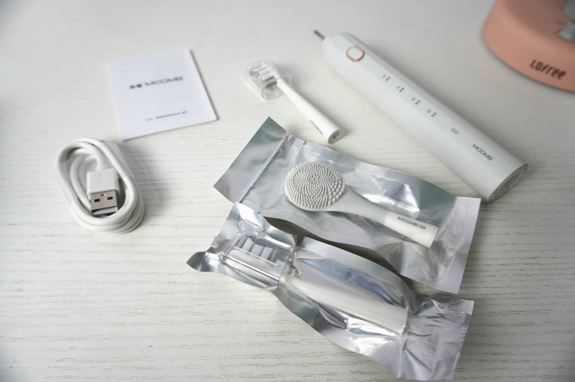 自带巴氏刷牙法的电动牙刷,自带清洁电动牙刷