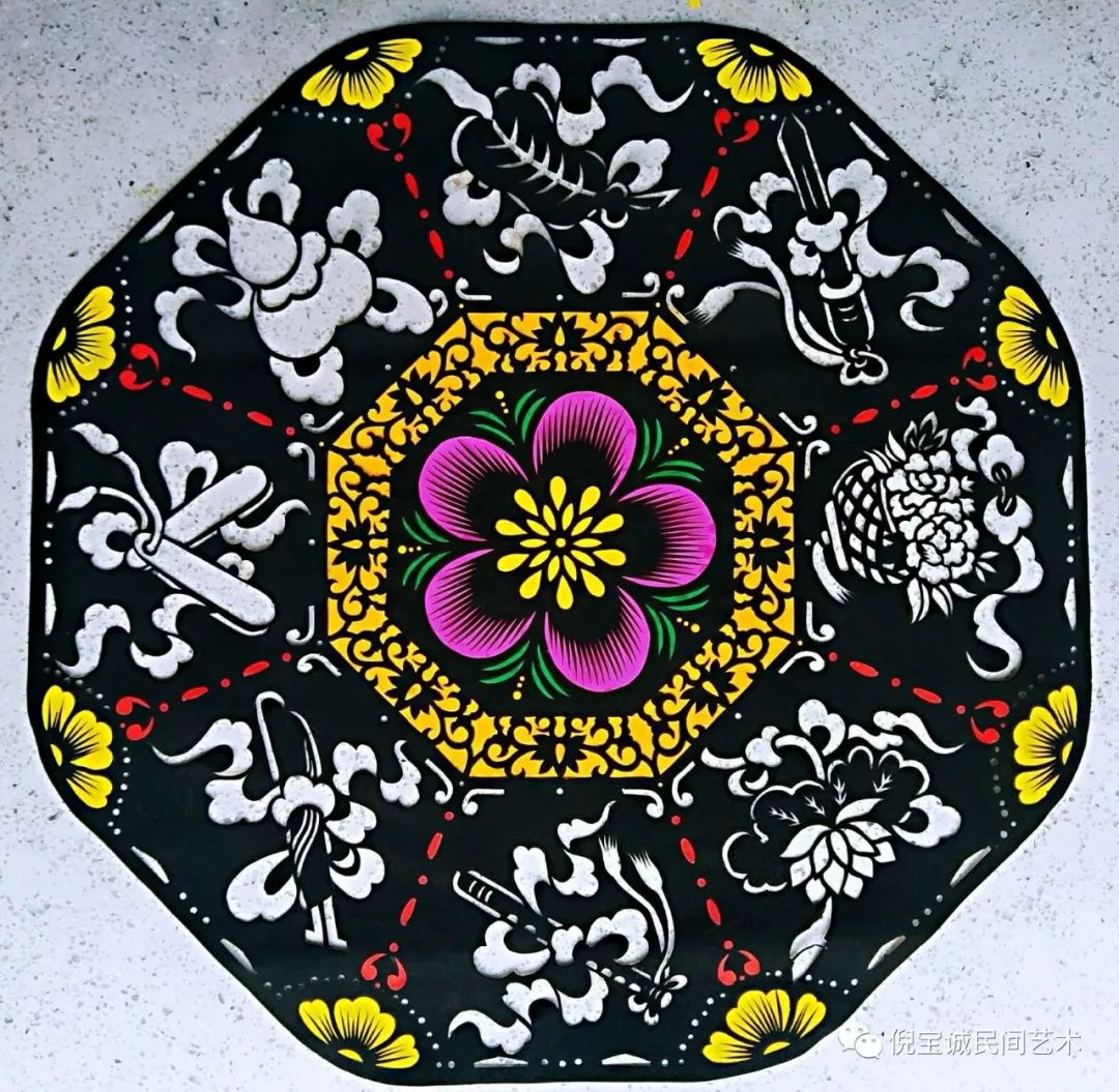 牛崇姣用剪纸为抗疫英雄助威加油