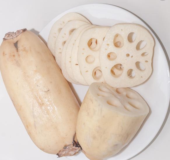 莲藕小孔里有泥怎么清理掉,莲藕中间的孔褐色洗不掉