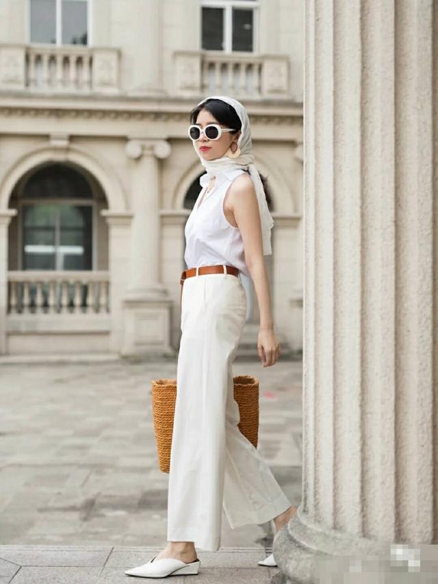 直筒裤穿搭优衣库,优衣库细条纹裤的最佳搭配