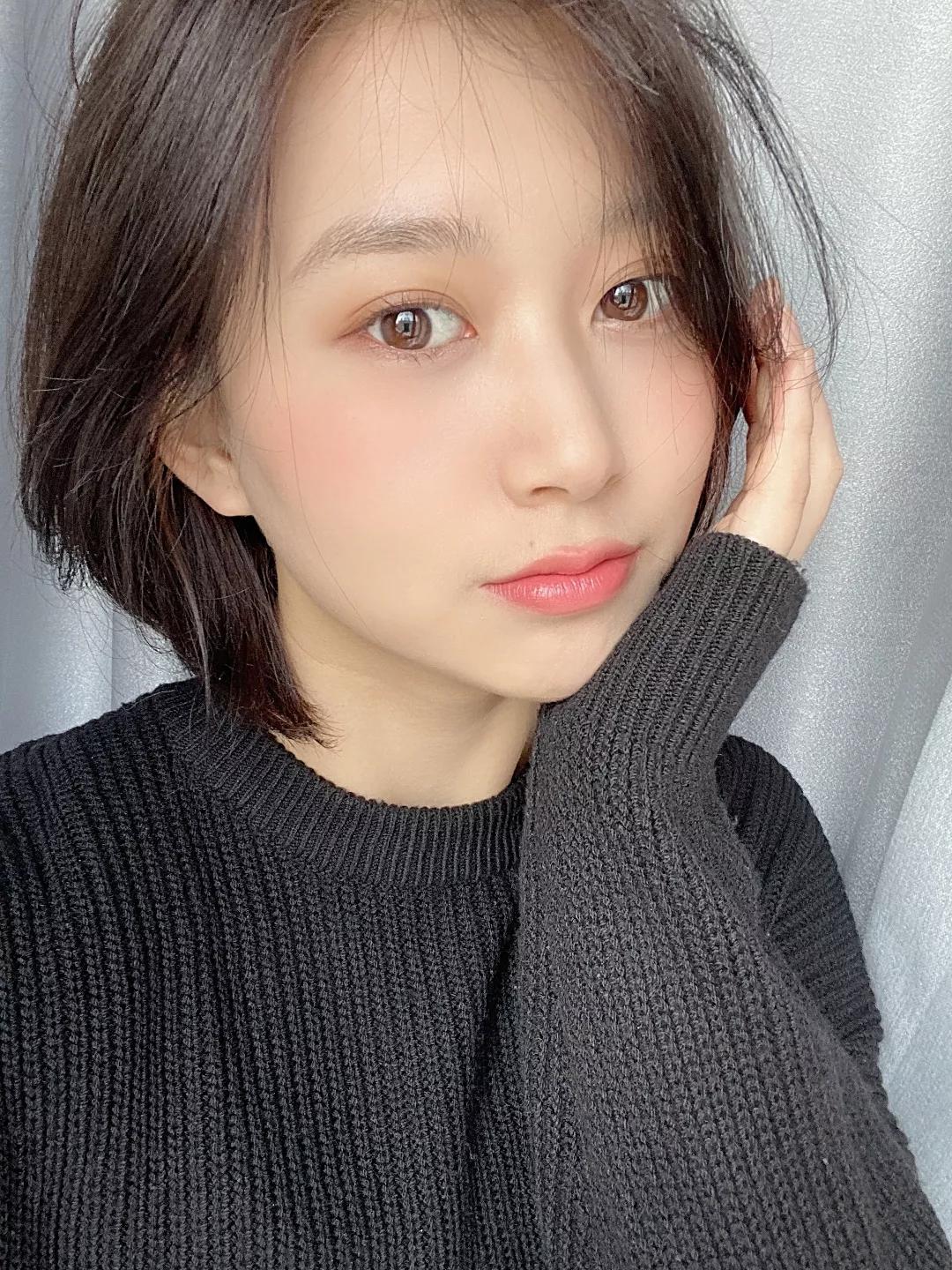 黄皮新手彩妆教程视频全集,适合黄皮的大牌彩妆推荐眼影