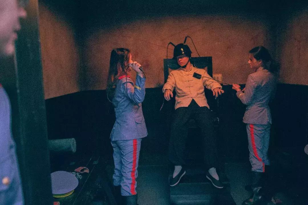 恐怖密室《绣花鞋》：探寻神秘*杀凶**案的真相，寒气四溢很解暑