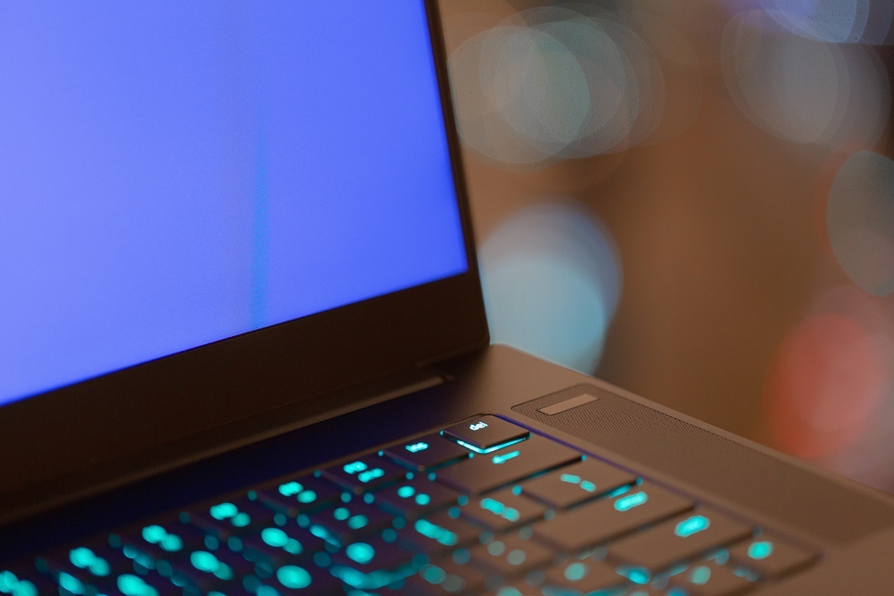 雷蛇灵刃17值不值得入手,雷蛇灵刃17可以当工作站