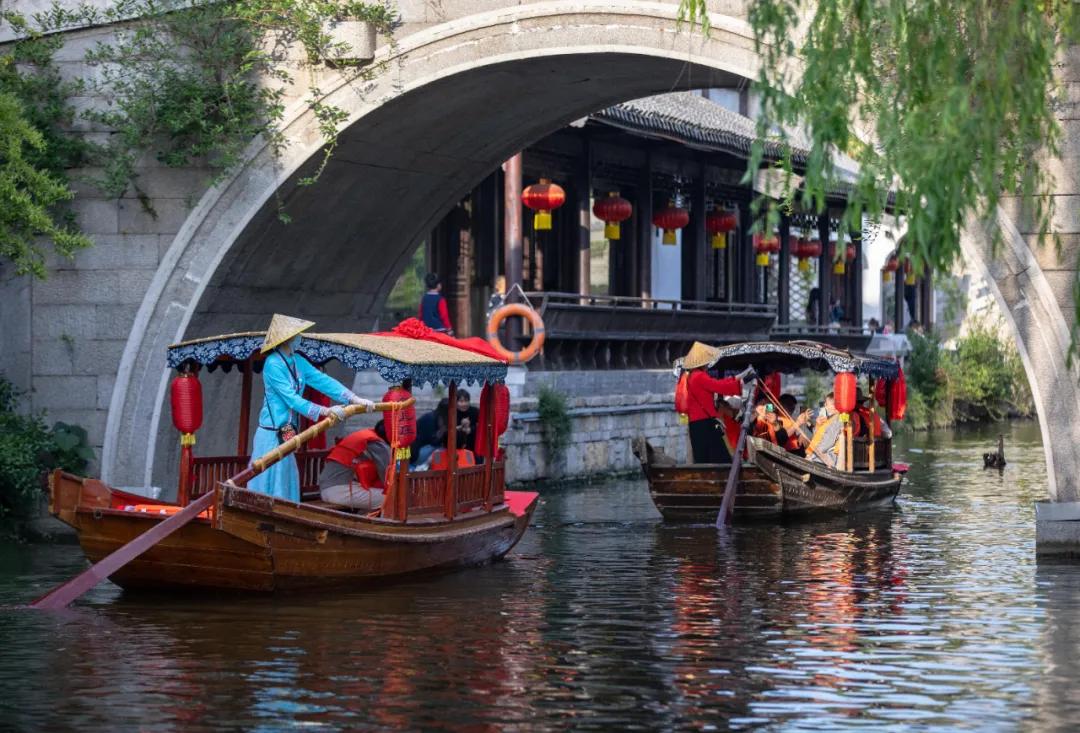 台儿庄适合1-2天短途旅游,趁着假期的闲暇去旅行
