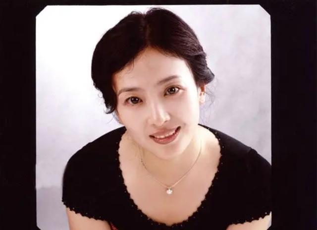 大美女刘晓莉：为了女儿刘亦菲，放弃了事业，丢掉了婚姻