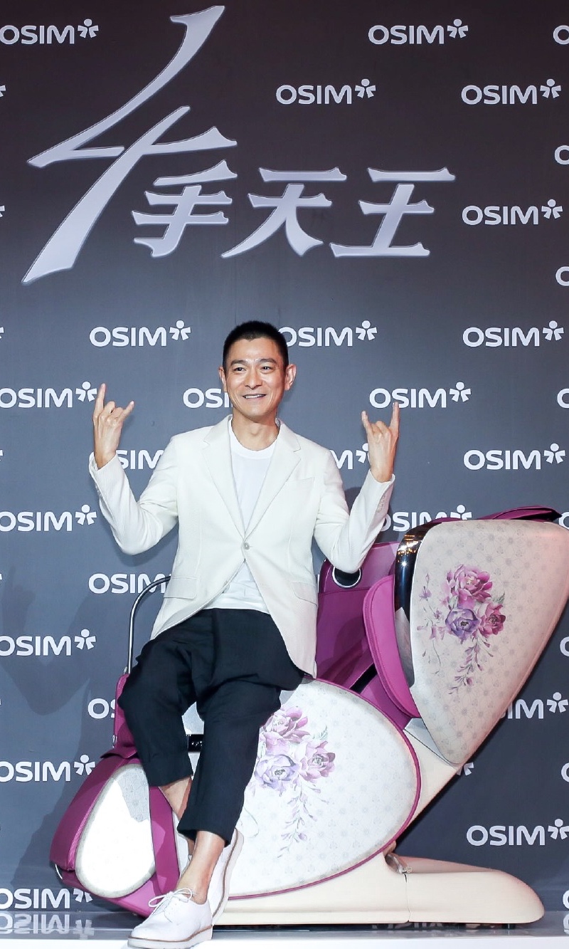 黄渤穿西装帅气逼人,黄渤帅气走路