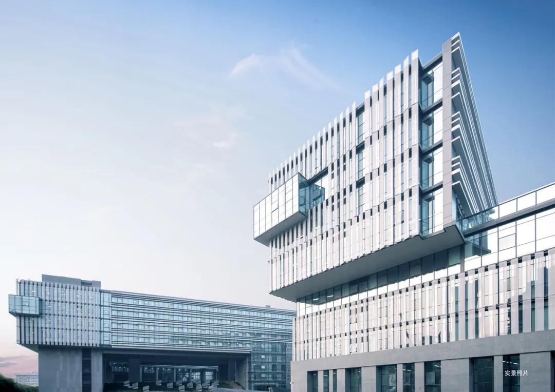 华中科大武汉光电国家研究中心,武汉光电国家研究中心和光电学院