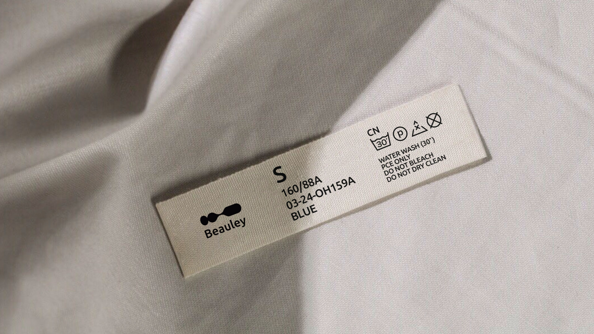 什么牌子的瑜伽服logo是蝴蝶,品牌瑜伽服的品牌logo是什么样的