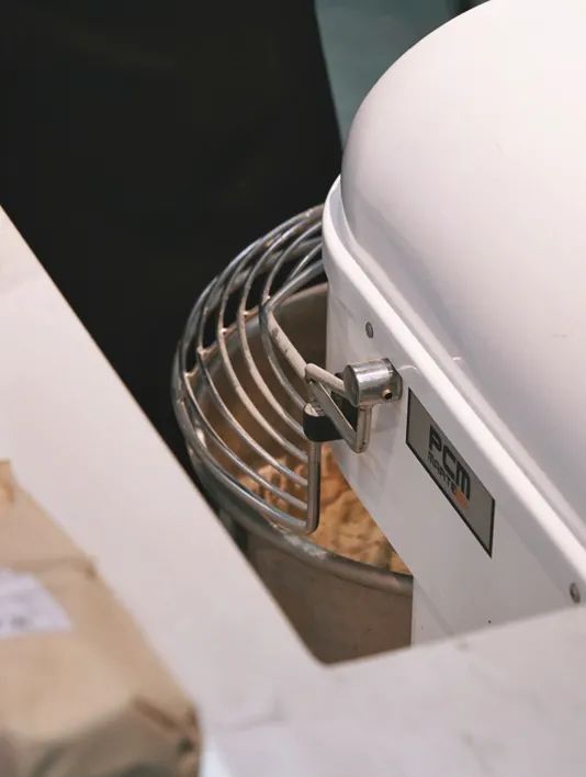 和面发酵后很粘,和面面团里都是气泡