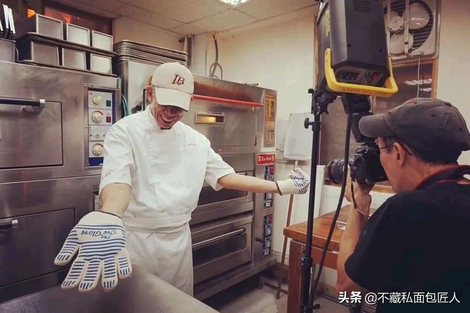 烤箱边上无岁月，六十五岁面包师的一年