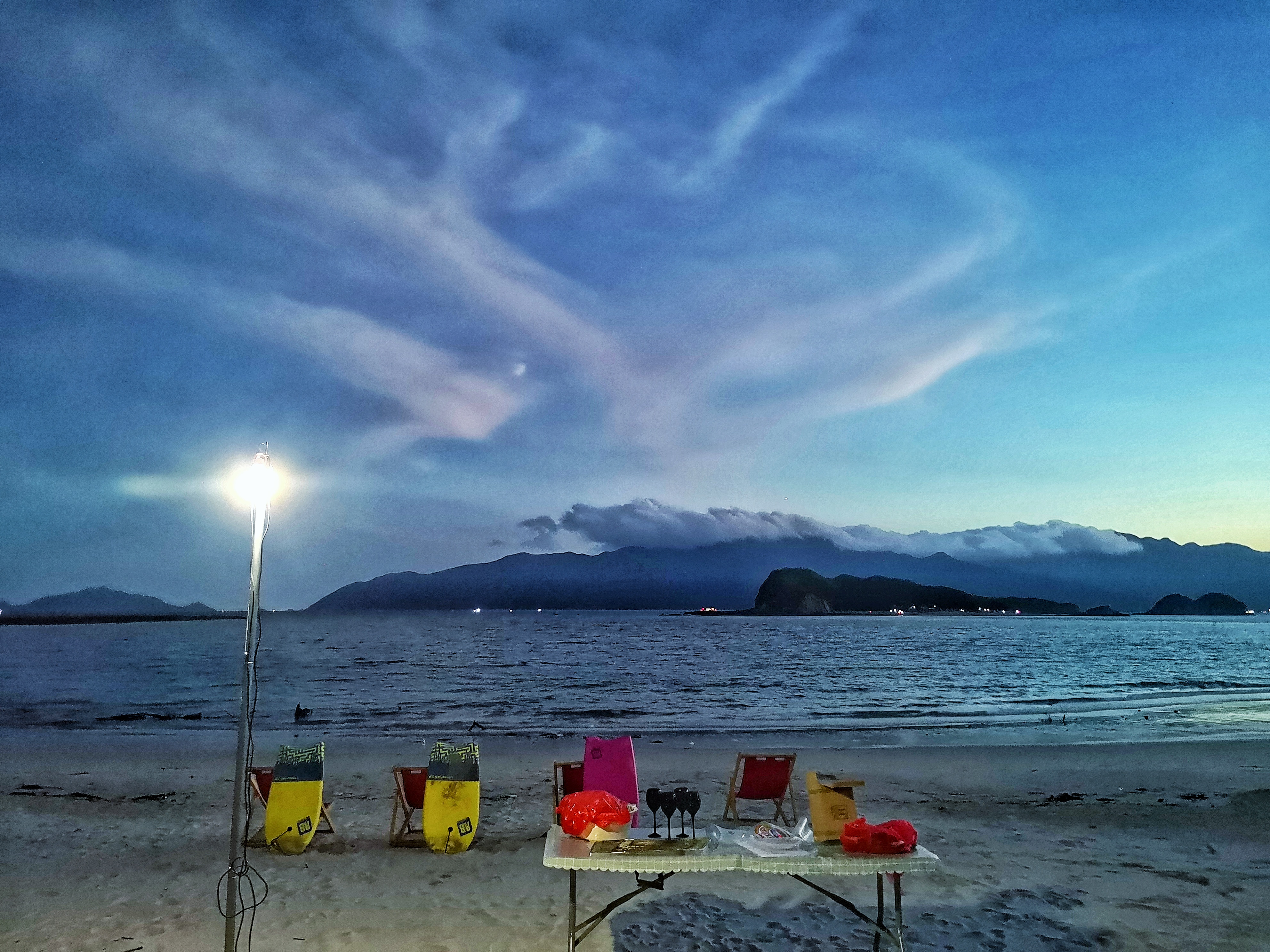 深圳彩色沙滩网红打卡地,深圳海边十大网红打卡圣地