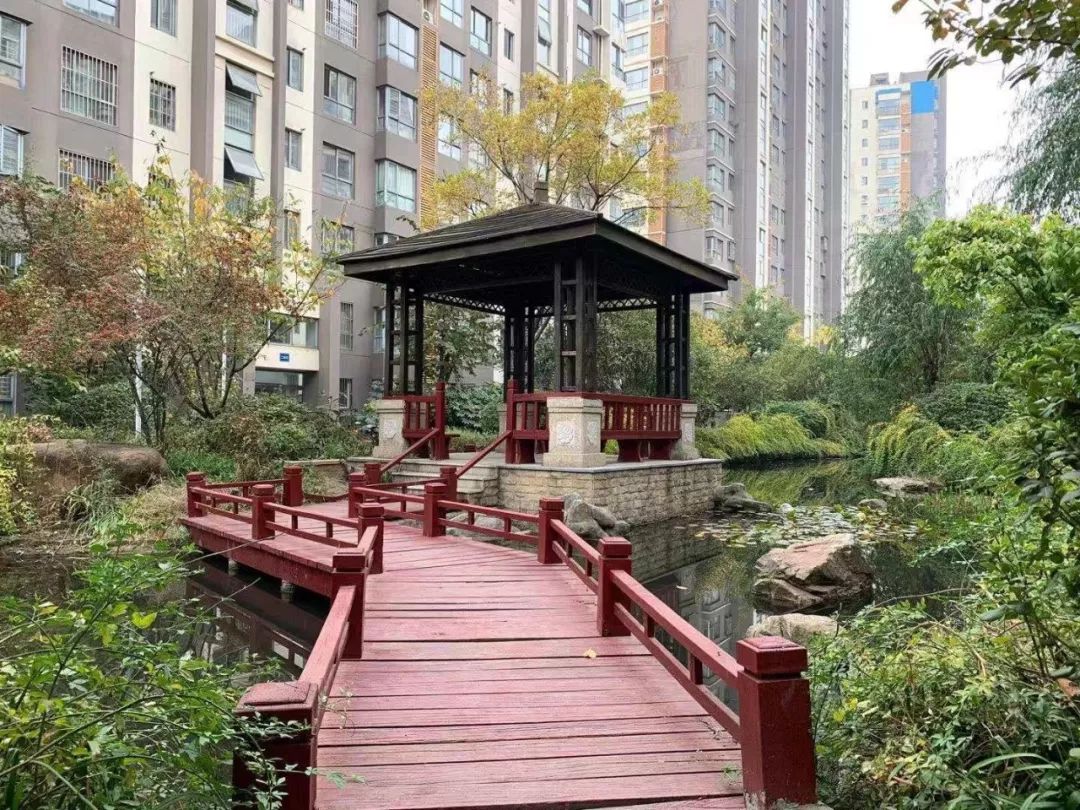 南京阿尔卡迪亚小区绿化率,荣盛阿尔卡迪亚小区环境