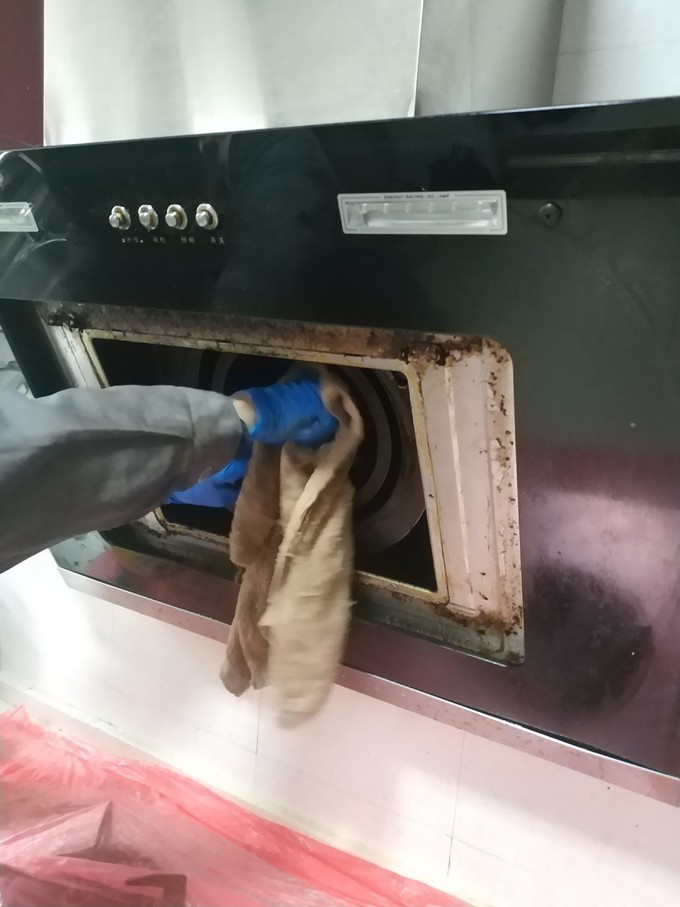 师傅上门清洗油烟机要多久,师傅上门清洗油烟机不用机器吗