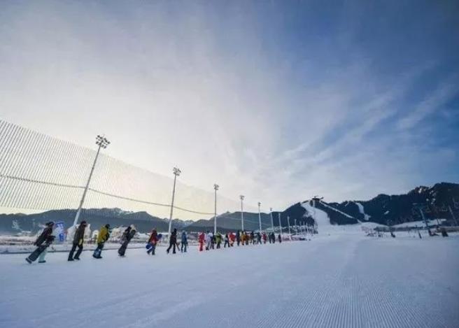 最新开的滑雪场到底在哪里,新疆滑雪场如何选择