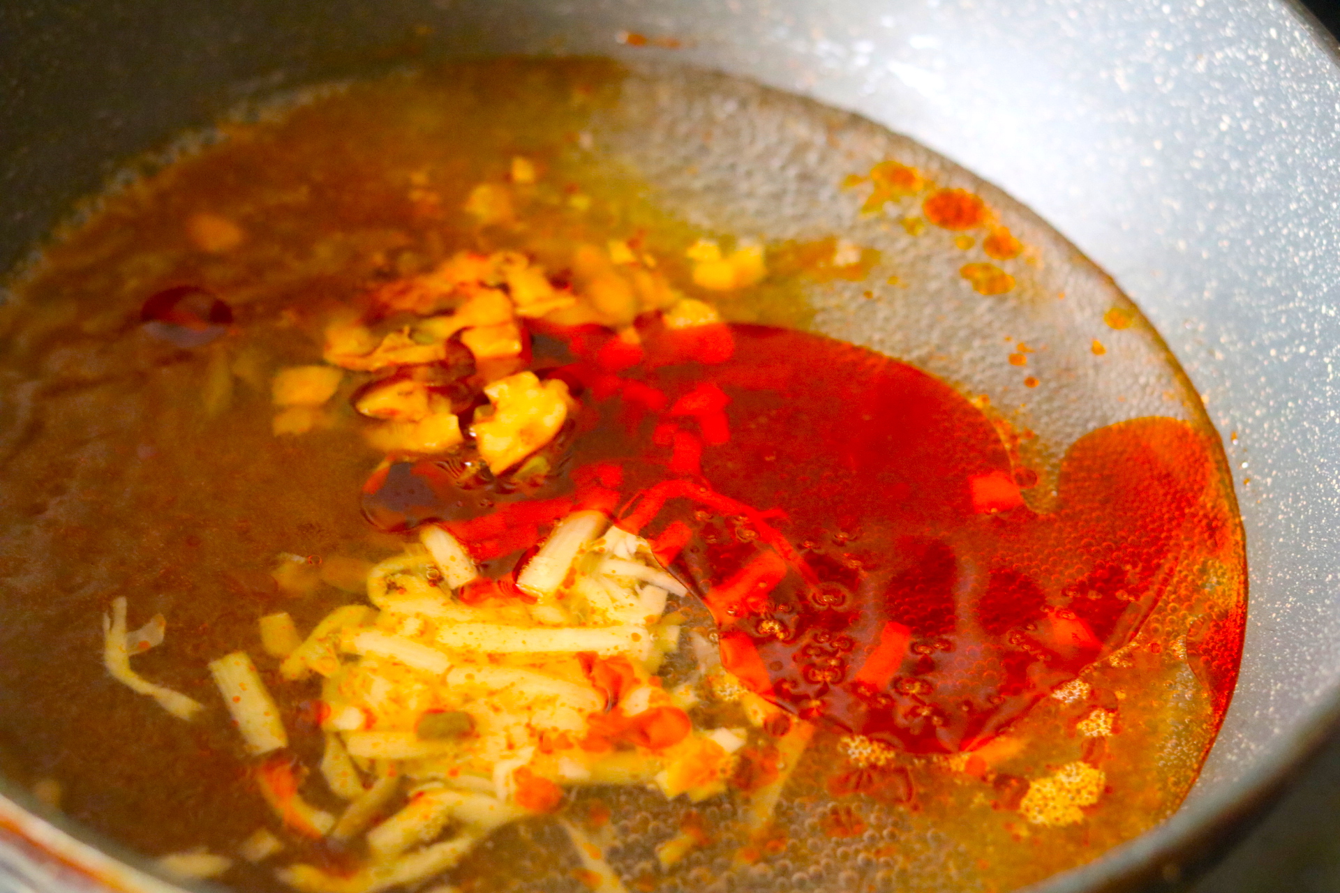 煮米粉用冷水还是热水下锅,煮米粉是冷水还是热水下锅